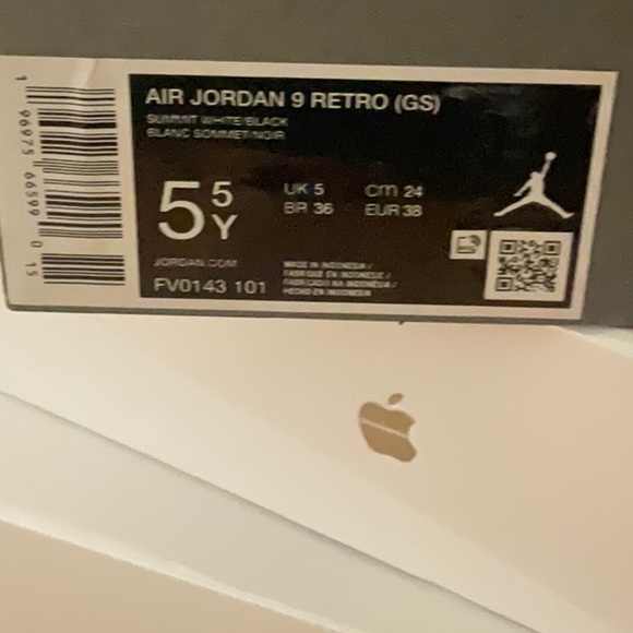 Jordan 9 - Picture 10 of 10